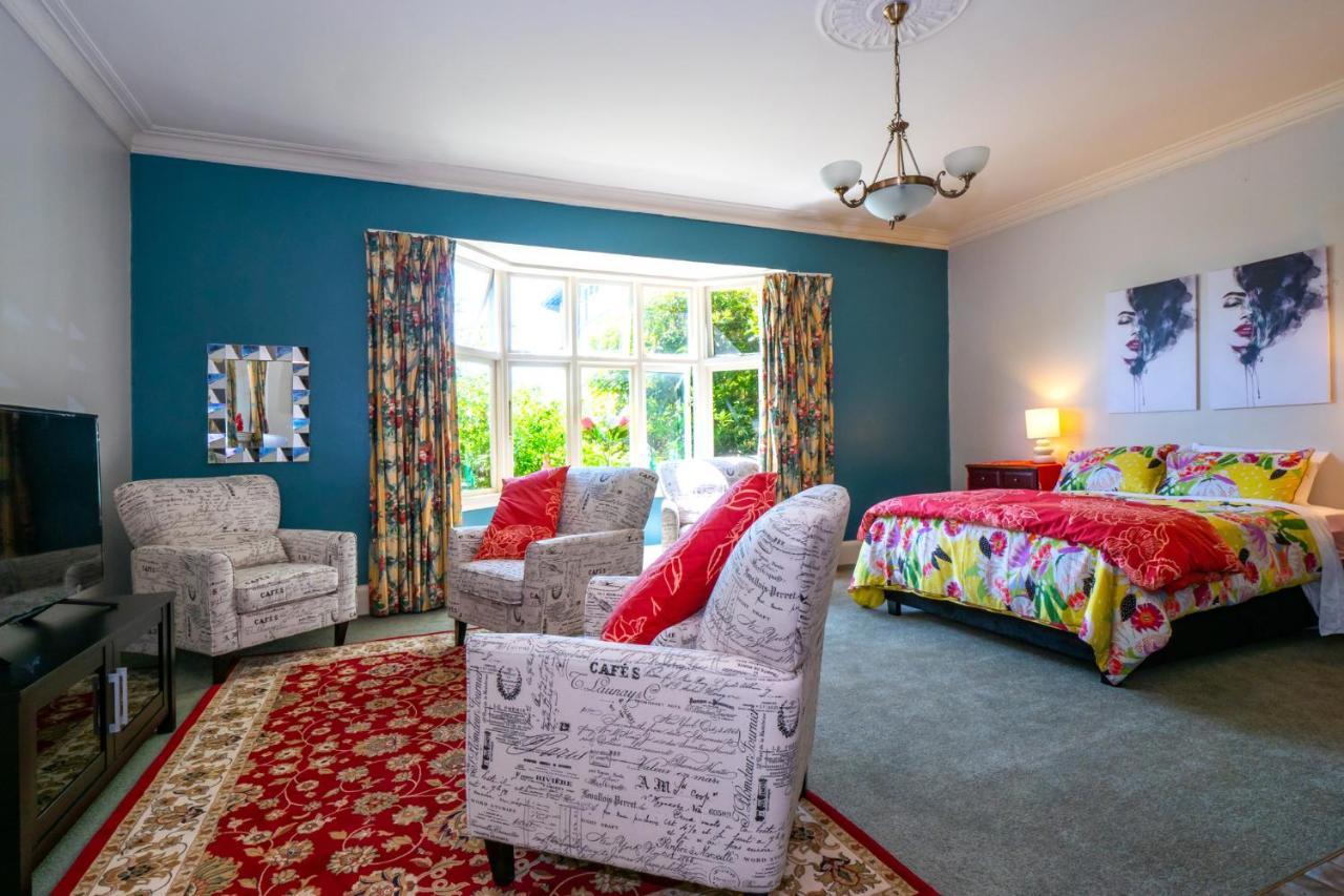The Ocean Breeze Cbd Bed & Breakfast Timaru Exterior photo
