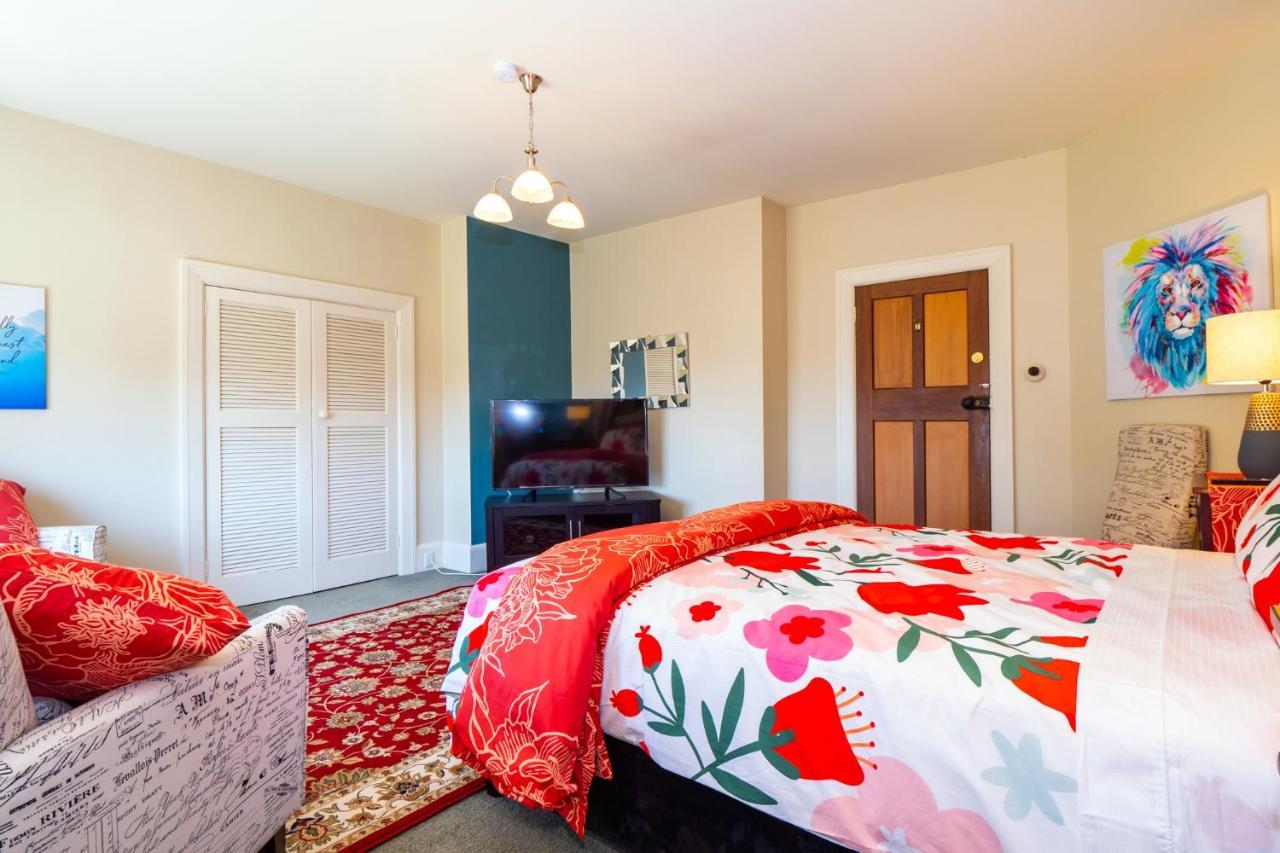 The Ocean Breeze Cbd Bed & Breakfast Timaru Exterior photo