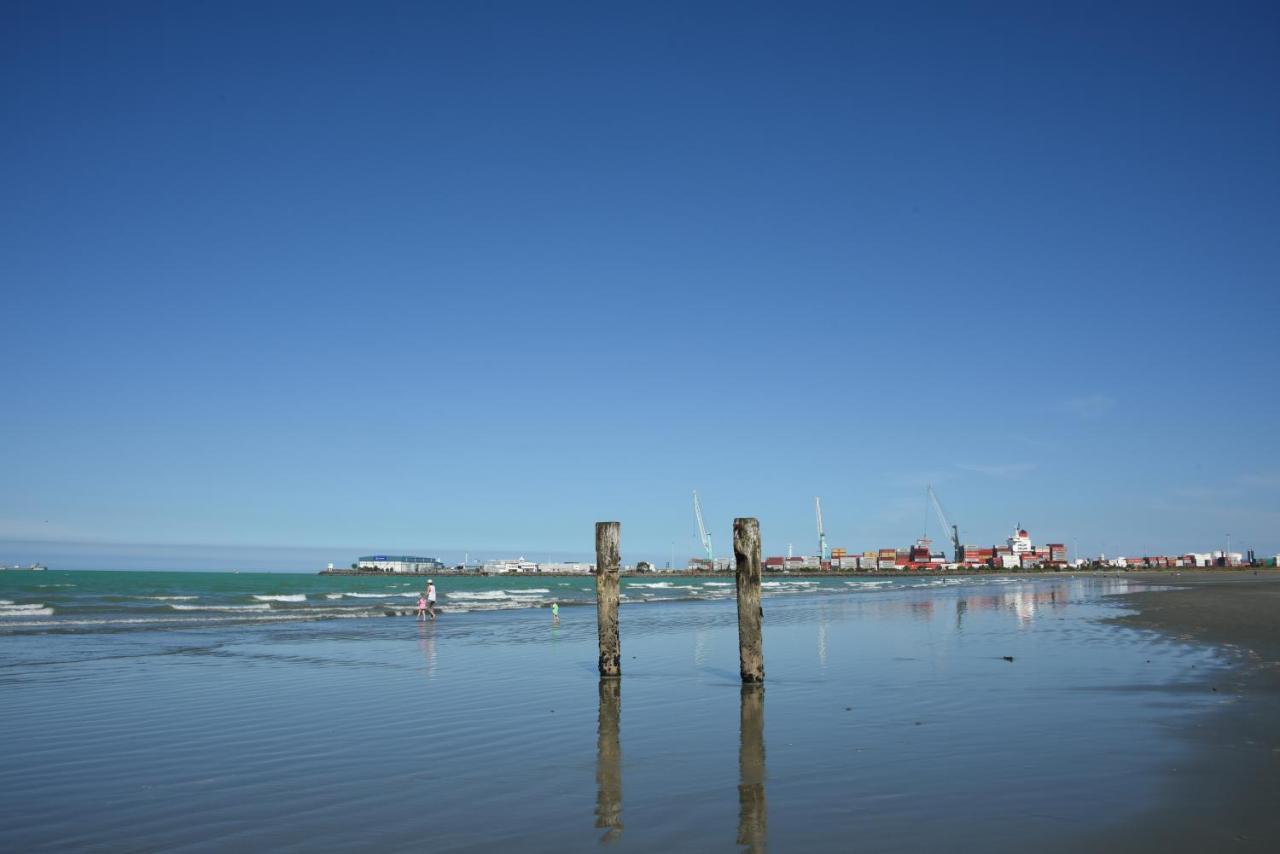 The Ocean Breeze Cbd Bed & Breakfast Timaru Exterior photo